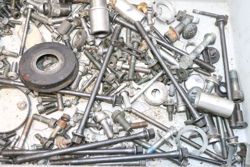 photo de SCREWS BAG SUZUKI SV S 650 (2003 - 2009) - Component detail