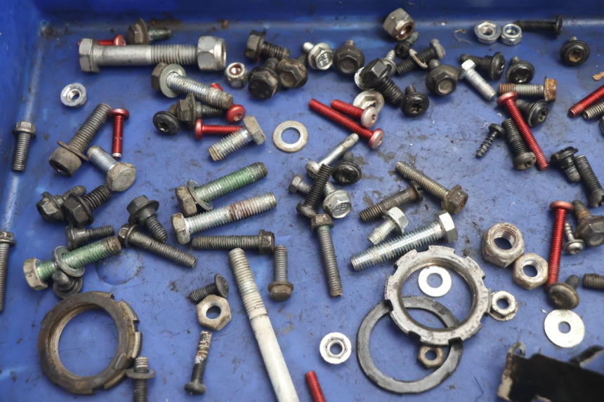 photo de SCREW FASTENER BAG PEUGEOT TKR TREKKER FURIOUS 50 (2005 - 2014) - Component detail