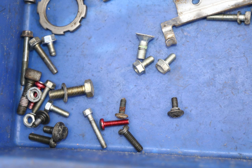 photo de SCREW FASTENER BAG PEUGEOT TREKKER 50 (1998 - 2004) - Zoom on usage condition