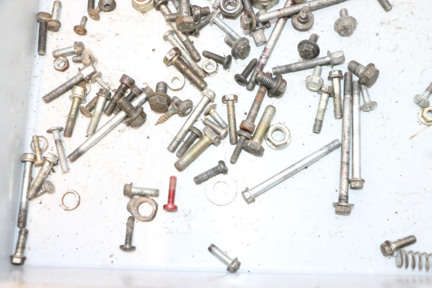 photo de SCREW FASTENER BAG PEUGEOT TREKKER 50 (1995 - 2004) - Zoom on usage condition
