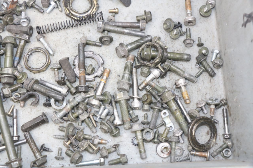 photo de SCREW FASTENER BAG PEUGEOT TWEET 4T 50 (2018 - 2022) - Zoom on usage condition