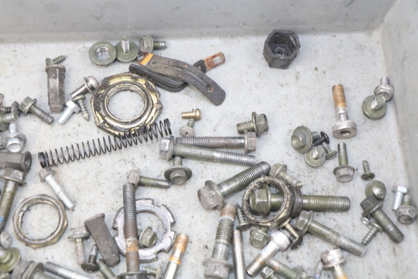 photo de SCREW FASTENER BAG PEUGEOT TWEET 4T 50 (2018 - 2022) - Alternative perspective