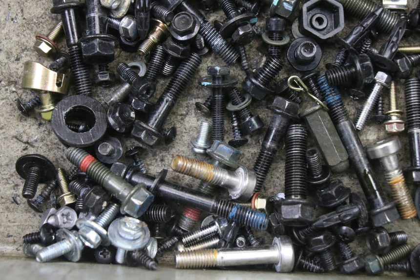 photo de SCREWS BAG PEUGEOT TWEET 4T 50 (2023 - 2025) - Alternative perspective