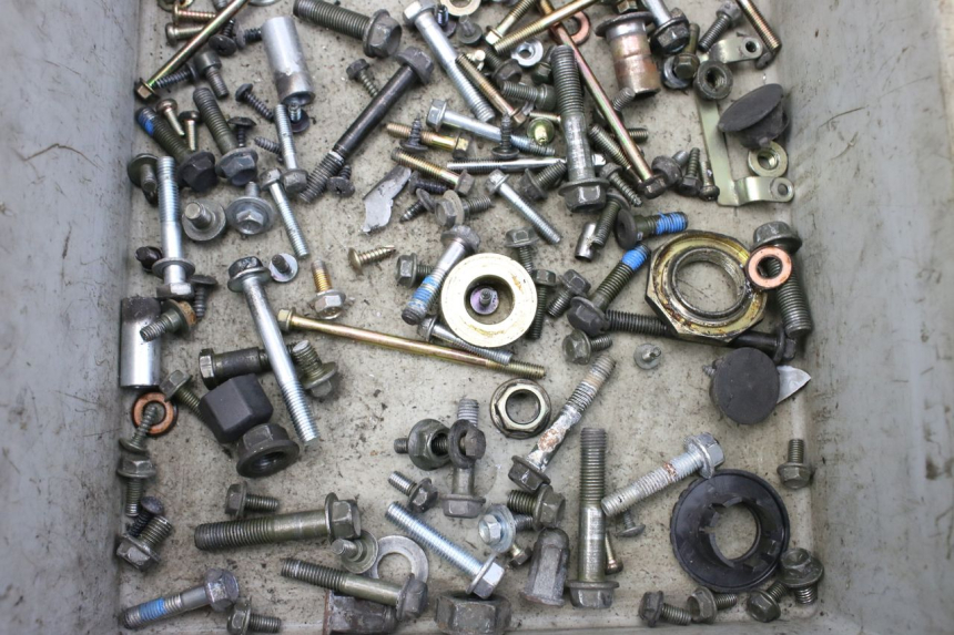 photo de SCREW FASTENER BAG PEUGEOT TWEET 125 (2010 - 2017) - Zoom on usage condition