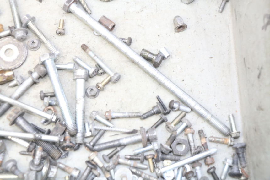 photo de SCREW FASTENER BAG PIAGGIO VESPA LX 125 (2005 - 2010) - Zoom on usage condition