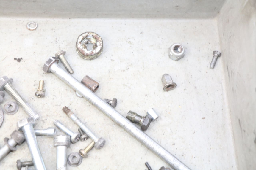 photo de SCREW FASTENER BAG PIAGGIO VESPA LX 125 (2005 - 2010) - Alternative perspective