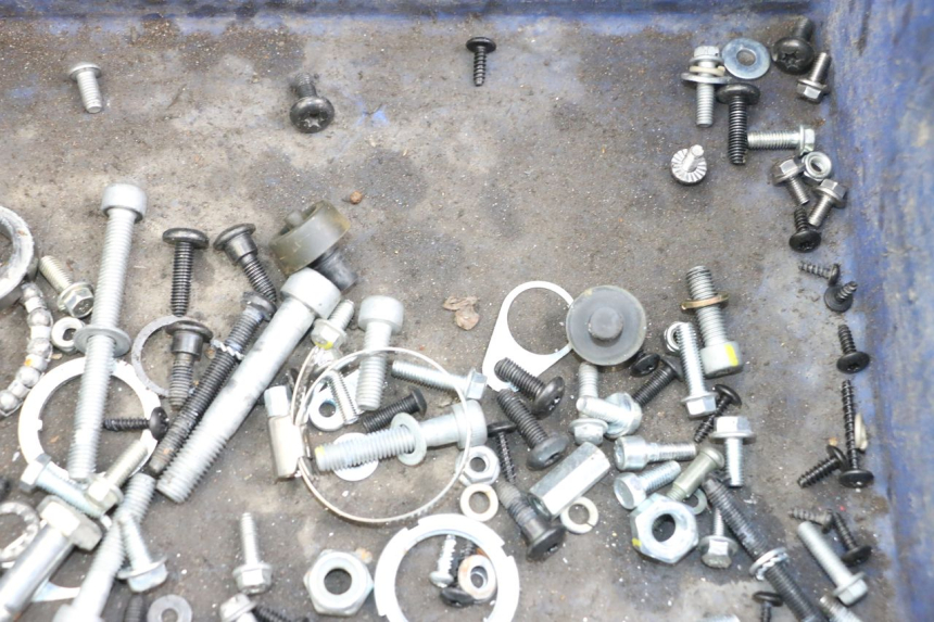 photo de SCREWS BAG PIAGGIO VESPA PRIMAVERA 4T 50 (2021 - 2024) - Alternative perspective