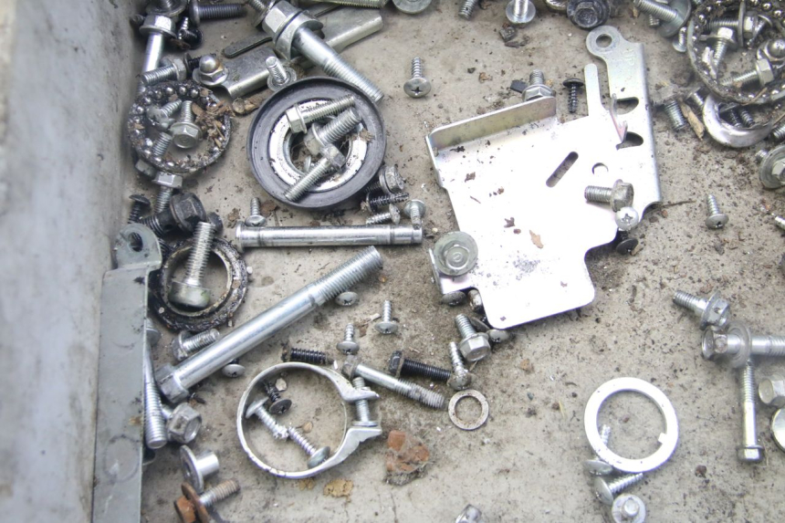 photo de SCREW FASTENER BAG HONDA VISION NSC R 50 (2013 - 2015) - Zoom on usage condition