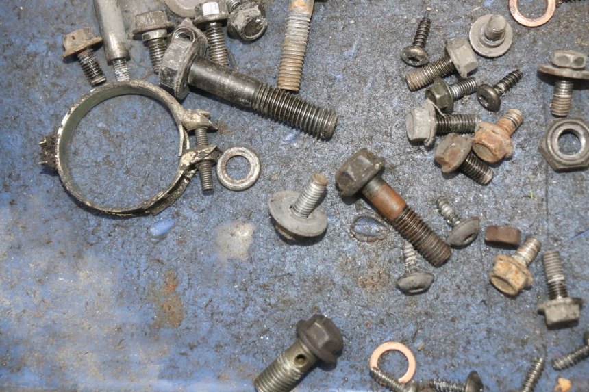 photo de SCREW FASTENER BAG PEUGEOT VIVACITY NEW 4T 50 (2008 - 2017) - Alternative perspective