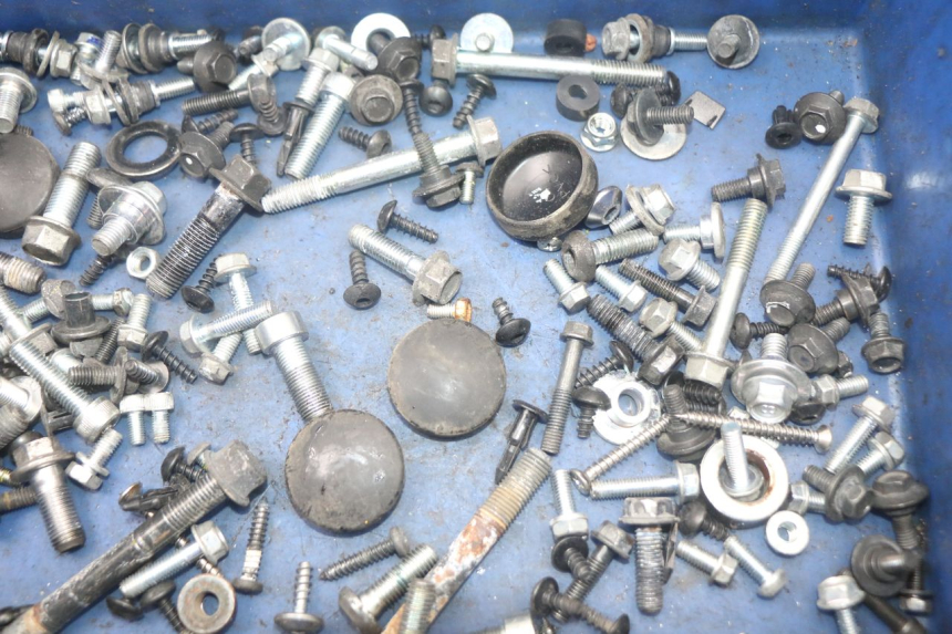 photo de SCREW FASTENER BAG YAMAHA XMAX X-MAX ABS 125 (2017 - 2020) - Zoom on usage condition