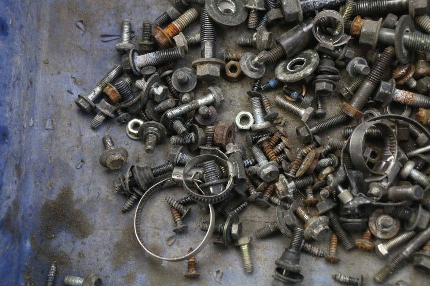 photo de SCREW FASTENER BAG YAMAHA XMAX X-MAX 125 (2006 - 2009) - Zoom on usage condition