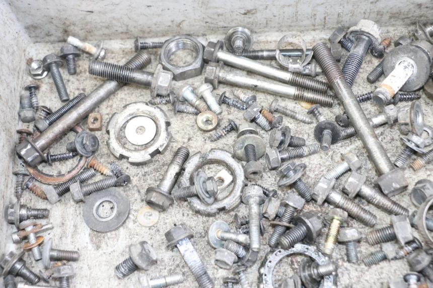 photo de SCREW FASTENER BAG YAMAHA XMAX X-MAX 125 (2006 - 2009) - Zoom on usage condition