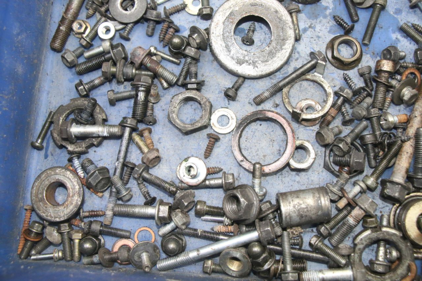 photo de SCREW FASTENER BAG YAMAHA XMAX X-MAX 125 (2006 - 2009) - Zoom on usage condition