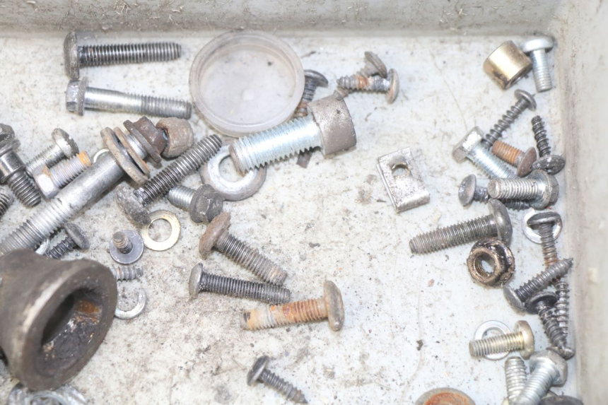 photo de SCREW FASTENER BAG PIAGGIO X8 125 (2004 - 2007) - Alternative perspective