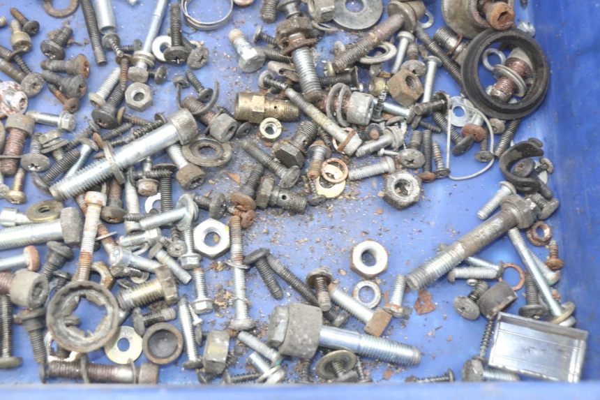 photo de SCREW FASTENER BAG PIAGGIO X9 EVOLUTION 125 (2003 - 2007) - Zoom on usage condition