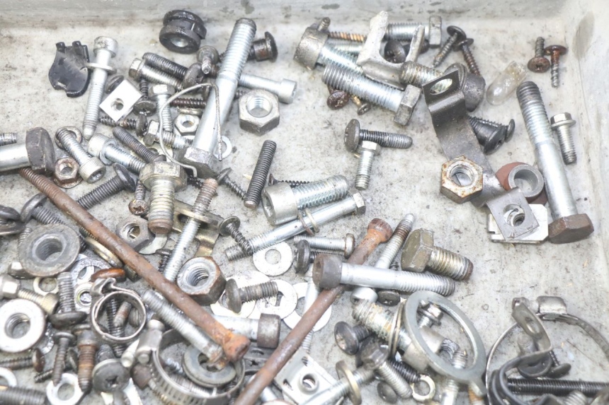 photo de SCREW FASTENER BAG PIAGGIO X9 EVOLUTION 125 (2003 - 2007) - Alternative perspective