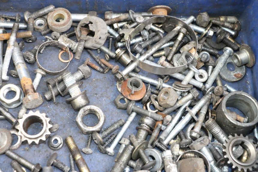 photo de SCREW FASTENER BAG PIAGGIO X9 125 (2000 - 2003) - Alternative perspective