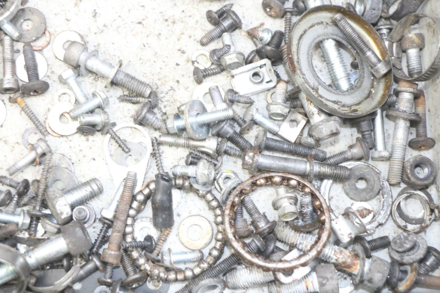 photo de SCREW FASTENER BAG PIAGGIO XEVO - X EVO 125 (2007 - 2017) - Zoom on usage condition