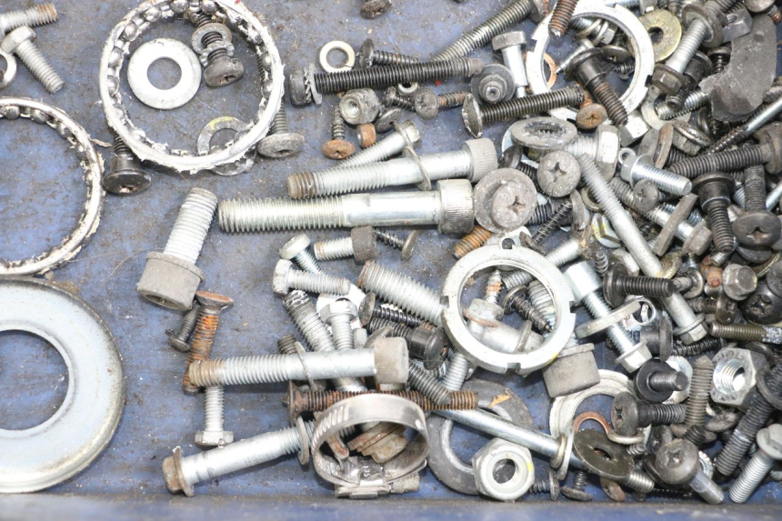 photo de SCREW FASTENER BAG PIAGGIO XEVO - X EVO 125 (2007 - 2017) - Zoom on usage condition