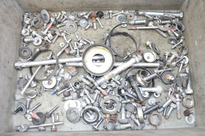 photo de SCREWS BAG YAMAHA XJ6 ABS 600 (2008 - 2016) - Main view