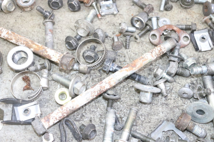 photo de SCREWS BAG HONDA XLV VARADERO 125 (2000 - 2006) - Component detail