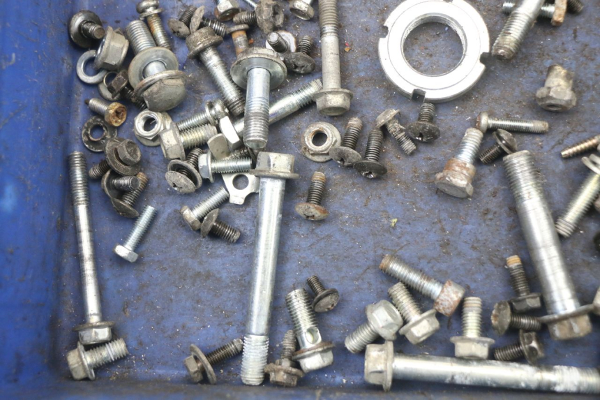 photo de SCREWS BAG HYOSUNG XRX 125 (2000 - 2008) - Alternative perspective