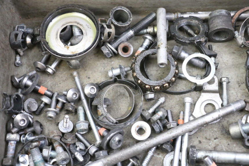 photo de SCREWS BAG YAMAHA XJ6 600 (2008 - 2016) - Technical close-up