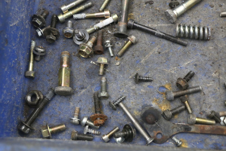 photo de SCREWS BAG YAMAHA YE ZEST 50 (1992 - 1998) - Alternative perspective