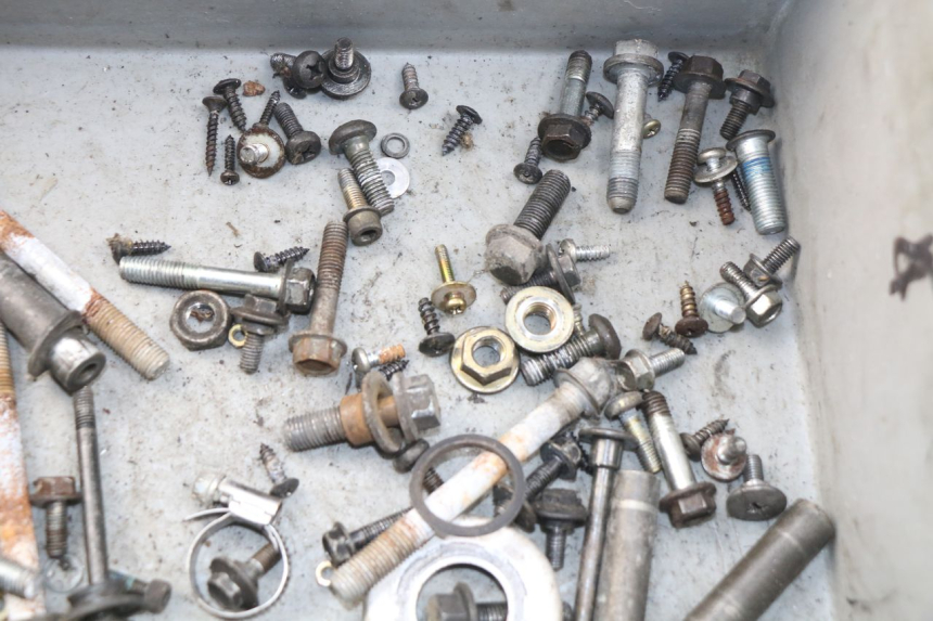 photo de SCREW FASTENER BAG YAMAHA YP MAJESTY 125 (2007 - 2010) - Zoom on usage condition