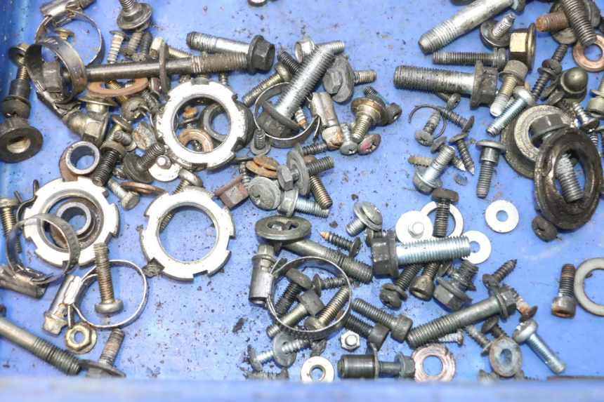 photo de SCREW FASTENER BAG YAMAHA YP MAJESTY 125 (1998 - 2001) - Alternative perspective