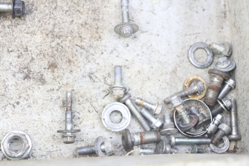 photo de SCREW FASTENER BAG YAMAHA YZ 85 (2002 - 2018) - Zoom on usage condition