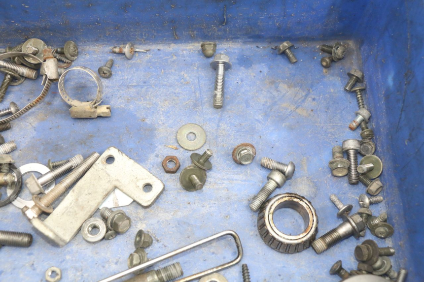 photo de SCREW FASTENER BAG YAMAHA YZF R THUNDERCAT 600 (1996 - 2003) - Alternative perspective