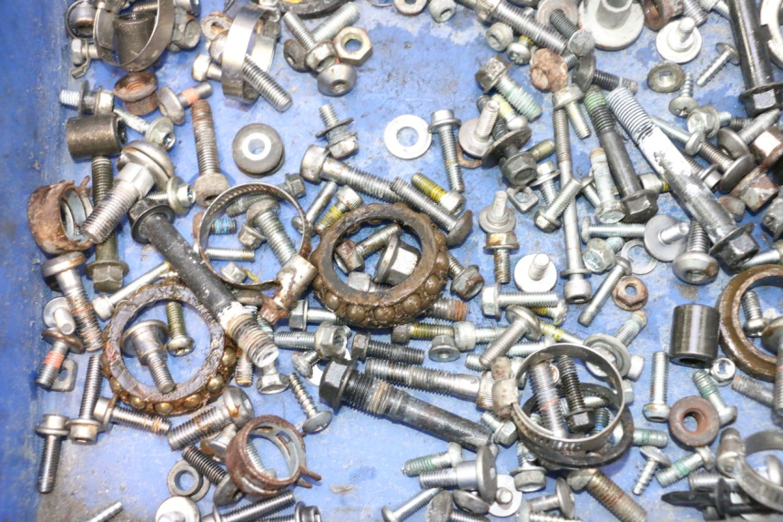 photo de SCREWS BAG YAMAHA YZF R6 600 (2008 - 2009) - Technical close-up