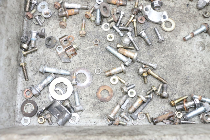 photo de SCREWS BAG KYMCO ZING 125 (1997 - 2003) - Alternative perspective