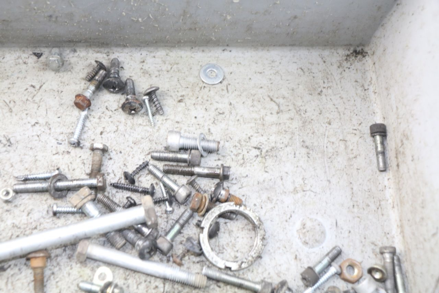 photo de SCREW FASTENER BAG PIAGGIO ZIP 2T 50 (2009 - 2019) - Alternative perspective