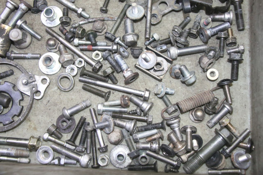 photo de SCREW HARDWARE BAG KAWASAKI ZR 7 750 (1999 - 2004) - Technical close-up