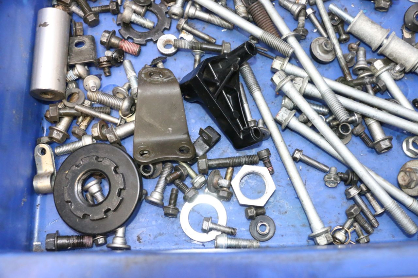 photo de SCREWS BAG KAWASAKI ZX-6R ZX6R 600 (2000 - 2002) - Alternative perspective