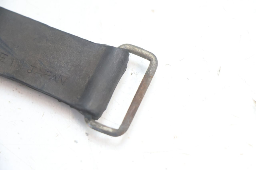 photo de BATTERY STRAP SUZUKI GSX F GSXF 750 (1988 - 1998) - Technical close-up
