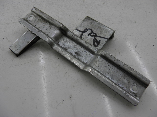 photo de BATTERY STRAP HONDA SH 125 (2005 - 2008) - Zoom on usage condition