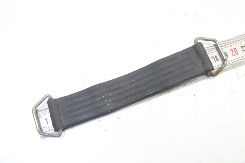 photo de BATTERY STRAP PIAGGIO X9 EVOLUTION 125 (2003 - 2007) - Zoom on usage condition