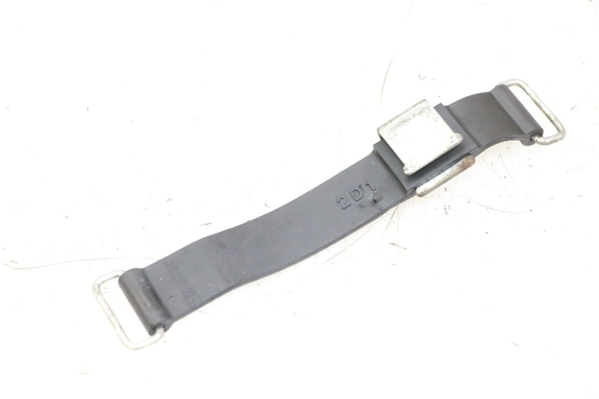 photo de BATTERY STRAP YAMAHA FZ1 FAZER 1000 (2007 - 2009) - Zoom on usage condition