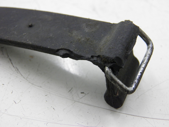 photo de BATTERY STRAP YAMAHA YN NEO'S 50 (1997 - 2004) - Zoom on usage condition