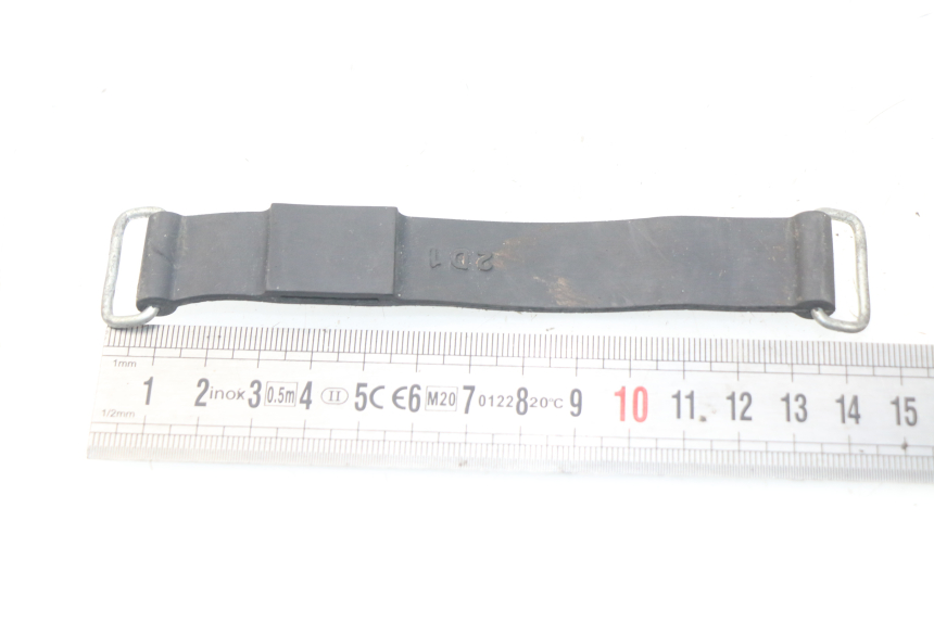 photo de TOOL KIT STRAP YAMAHA FZ8 800 (2010 - 2016) - Zoom on usage condition