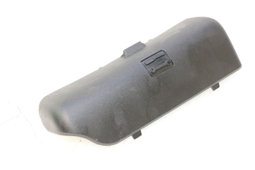 photo de TOOL KIT STRAP PIAGGIO MP3 LT 400 (2007 - 2012) - Main view