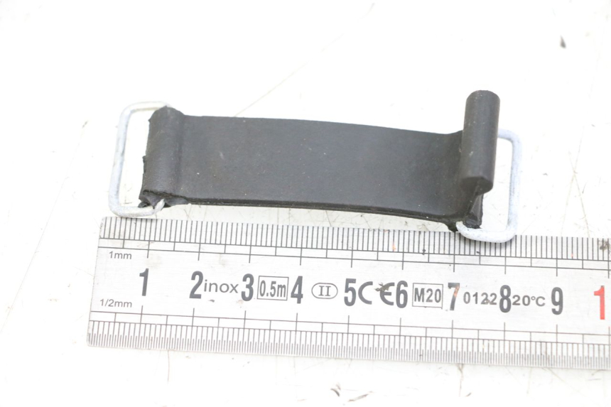 photo de TOOL KIT STRAP YAMAHA XMAX X-MAX 125 (2006 - 2009) - Zoom on usage condition