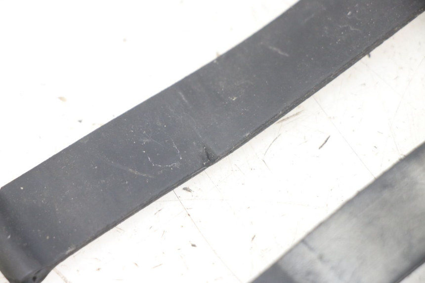 photo de TOOL KIT STRAP YAMAHA XJN DIVERSION 600 (2000 - 2003) - Zoom on usage condition