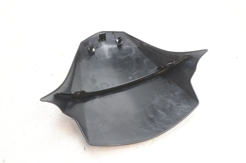 photo de WINDSHIELD KYMCO AGILITY CITY 16P 125 (2015 - 2024) - Fixing points details