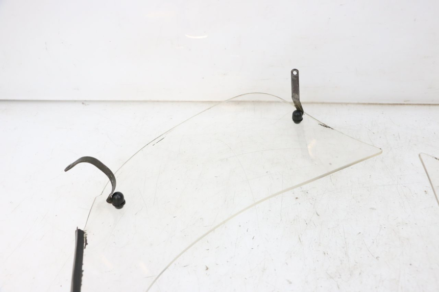 photo de WINDSHIELD BMW C1 125 (2000 - 2003) - Alternative perspective