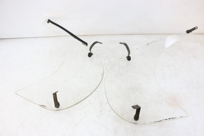 photo de WINDSHIELD BMW C1 125 (2000 - 2003) - Fixing points details