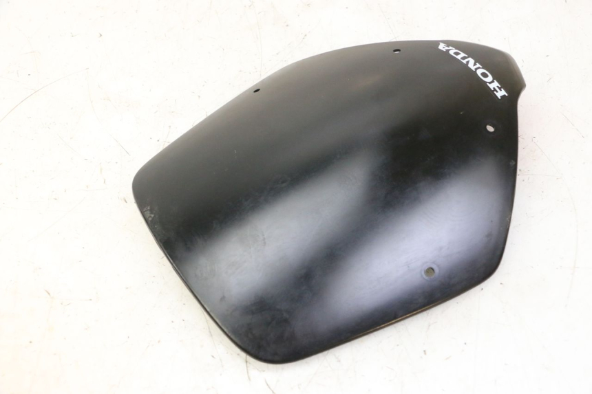 photo de WINDSHIELD HONDA CBF 125 (2009 - 2015) - Technical close-up